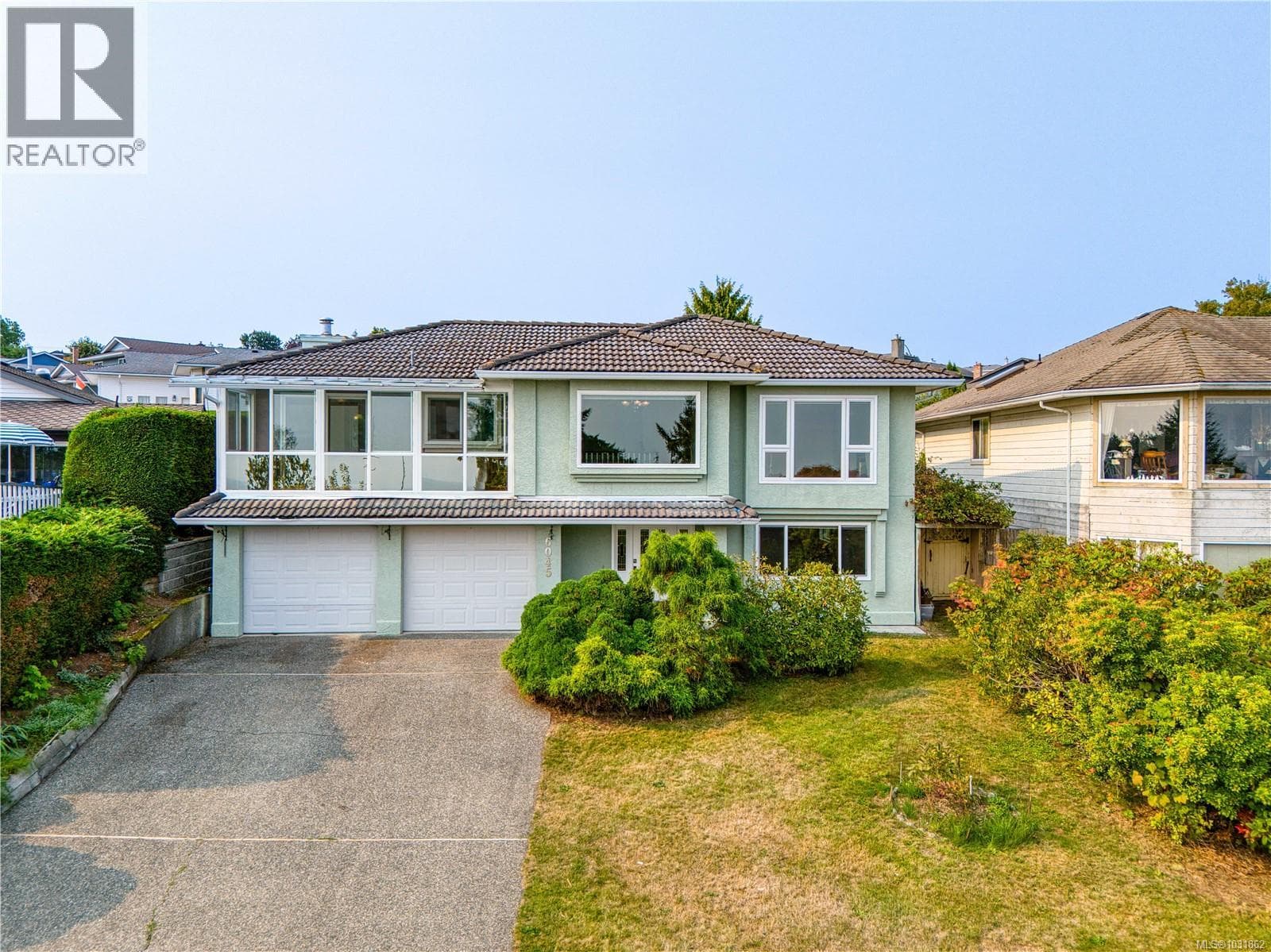 6045 Icarus Dr photo 3