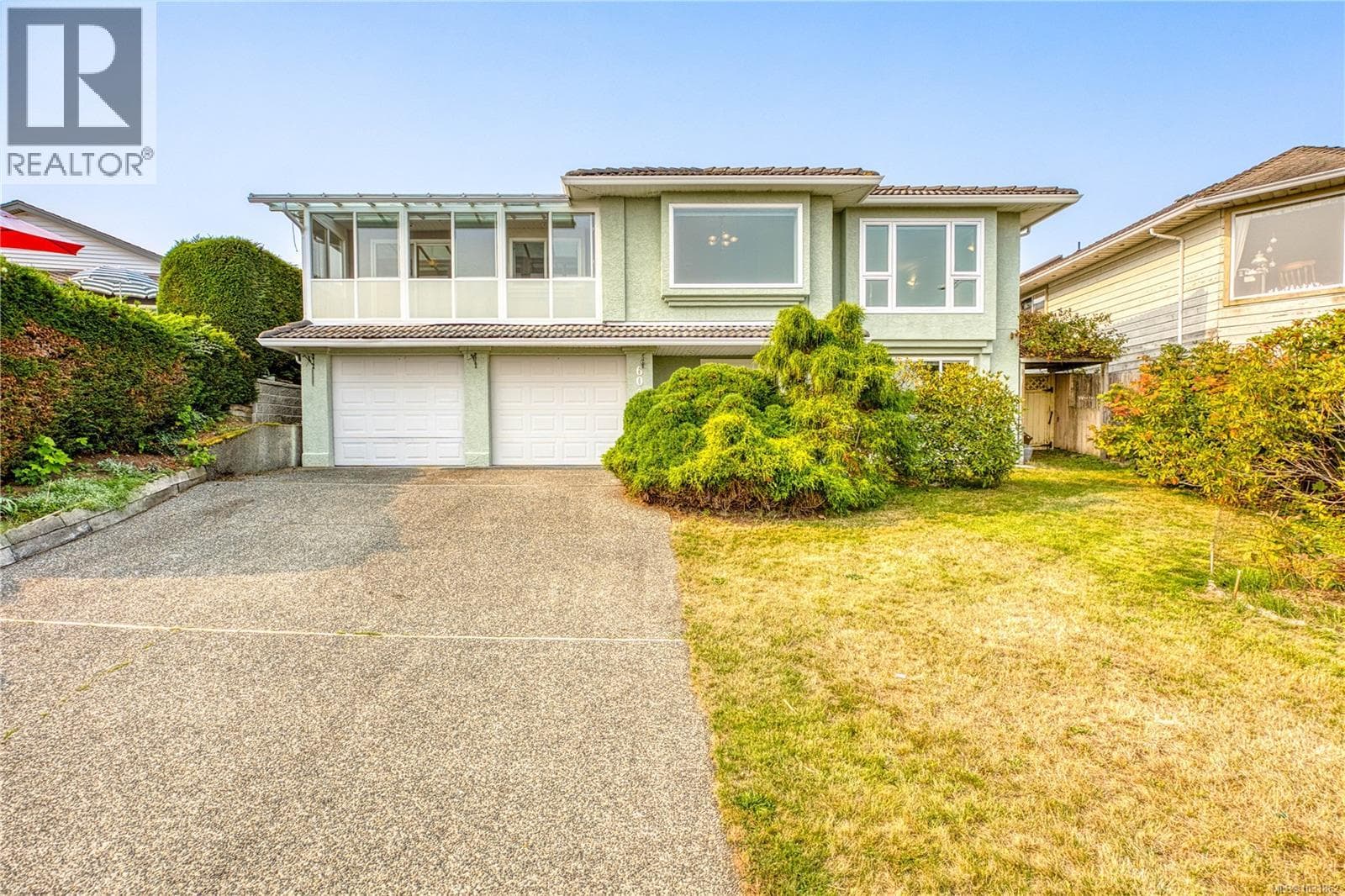 6045 Icarus Dr photo 4