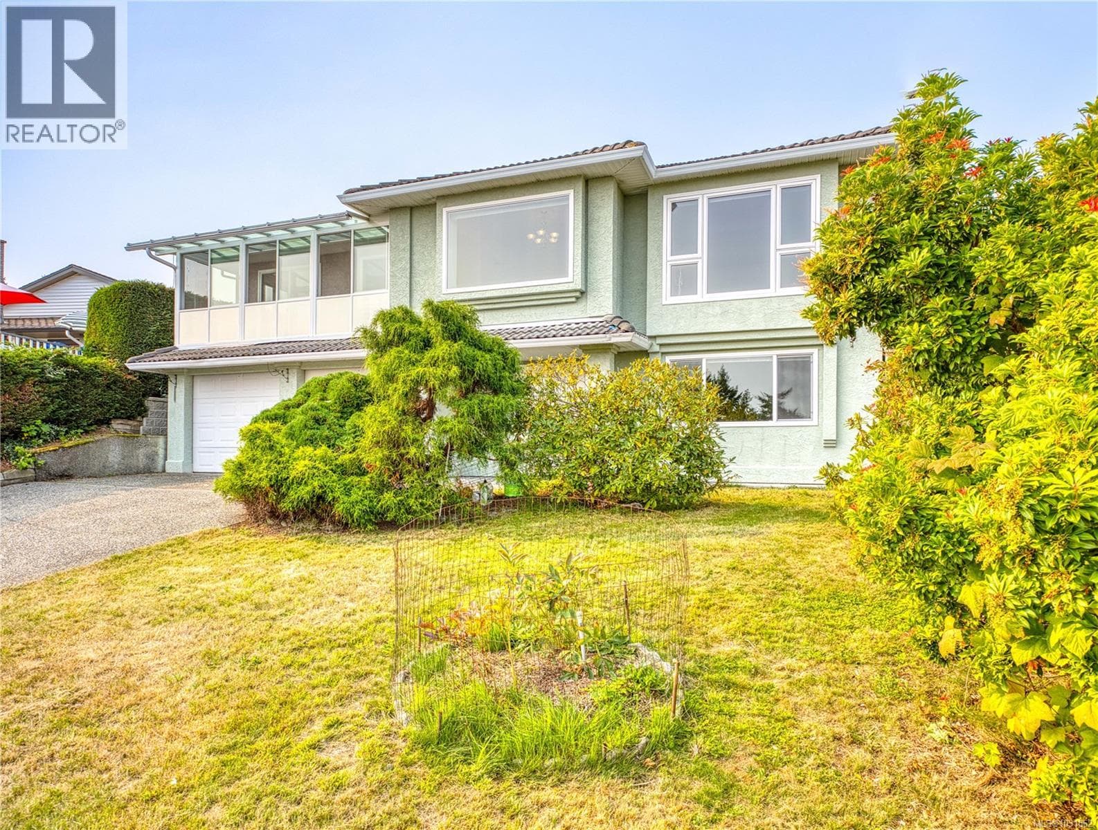 6045 Icarus Dr photo 5