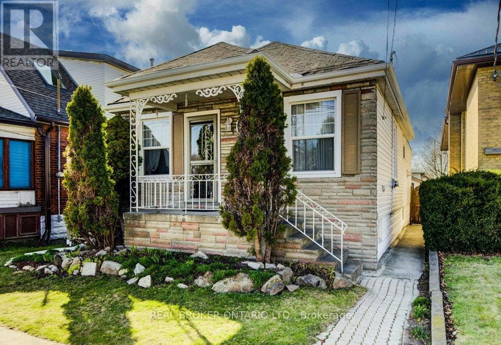 3 bed 2 bath single family at 458 UPPER WENTWORTH STREET — $550,000