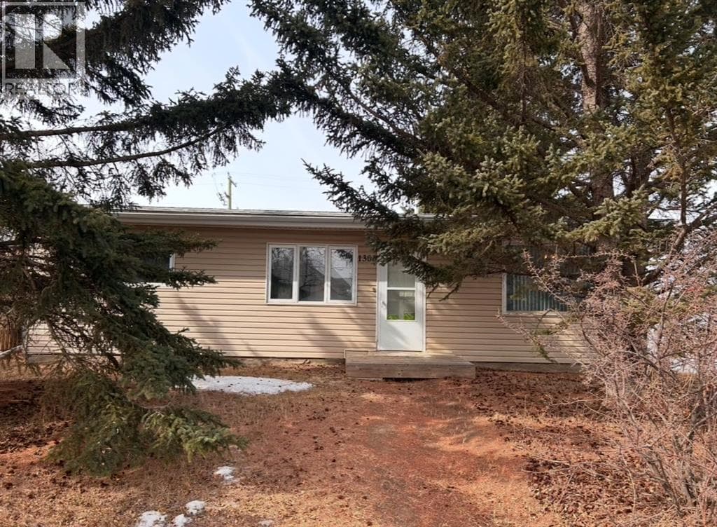 2 bed 1 bath single family at 1306 15 Street — $140,000