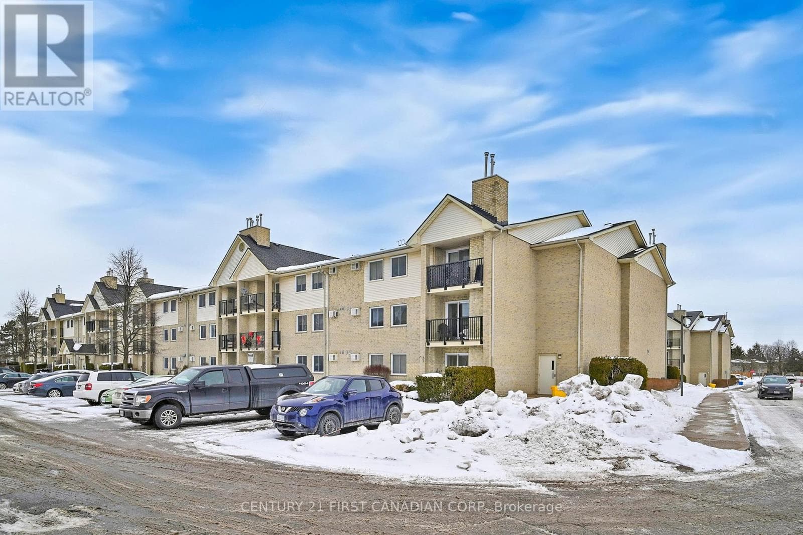 3 bed 2 bath single family at 319 - 735 DEVERON CRESCENT — $324,900