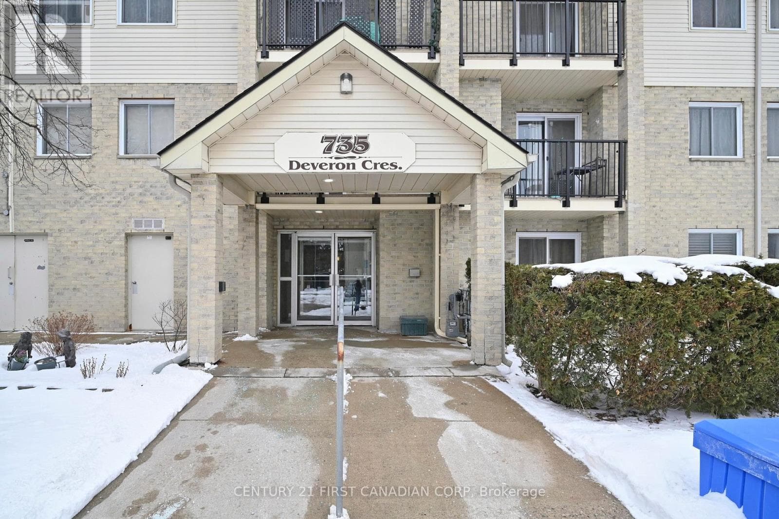 319 - 735 DEVERON CRESCENT photo 4