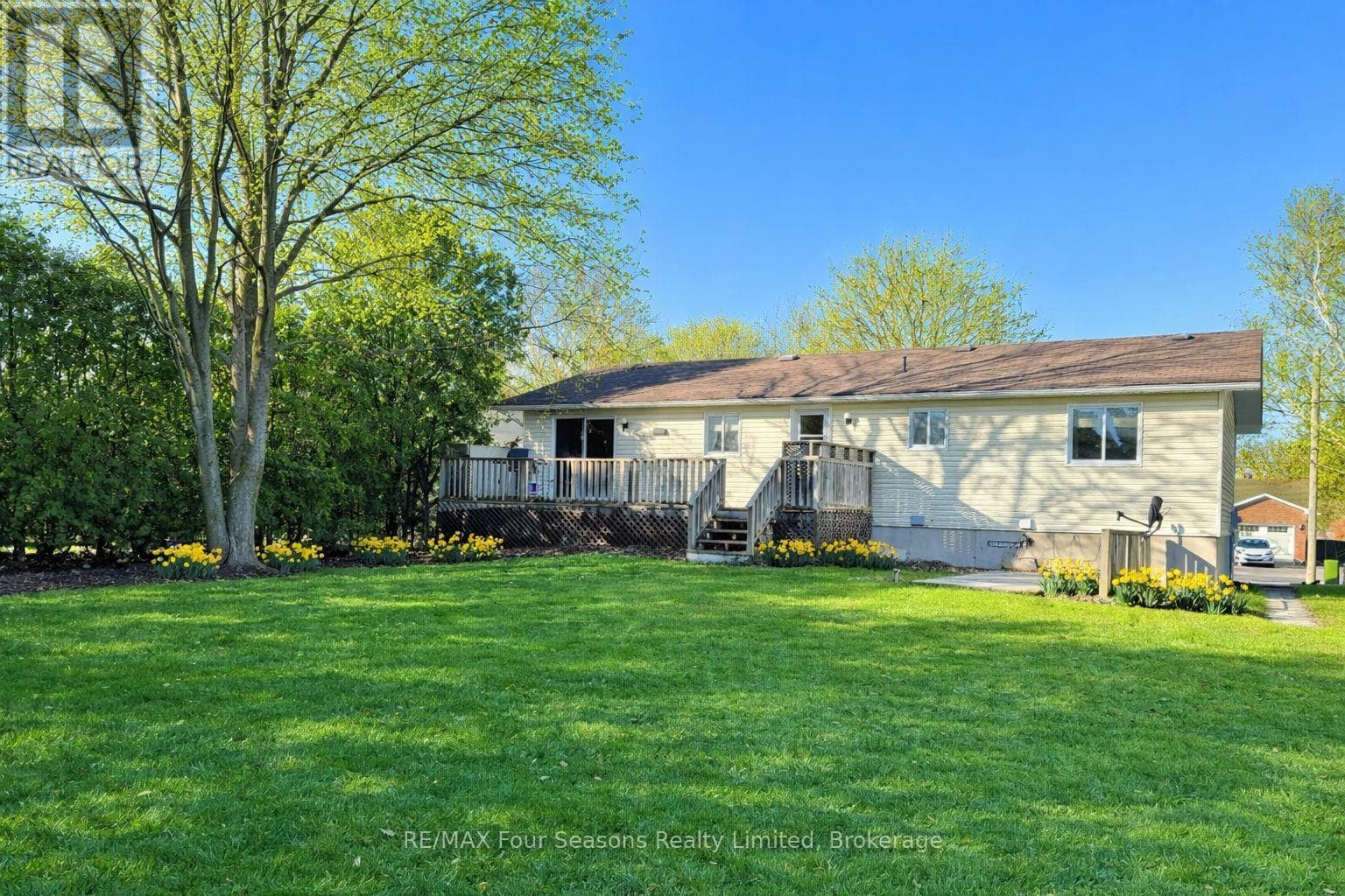317 BRICKER STREET photo 2