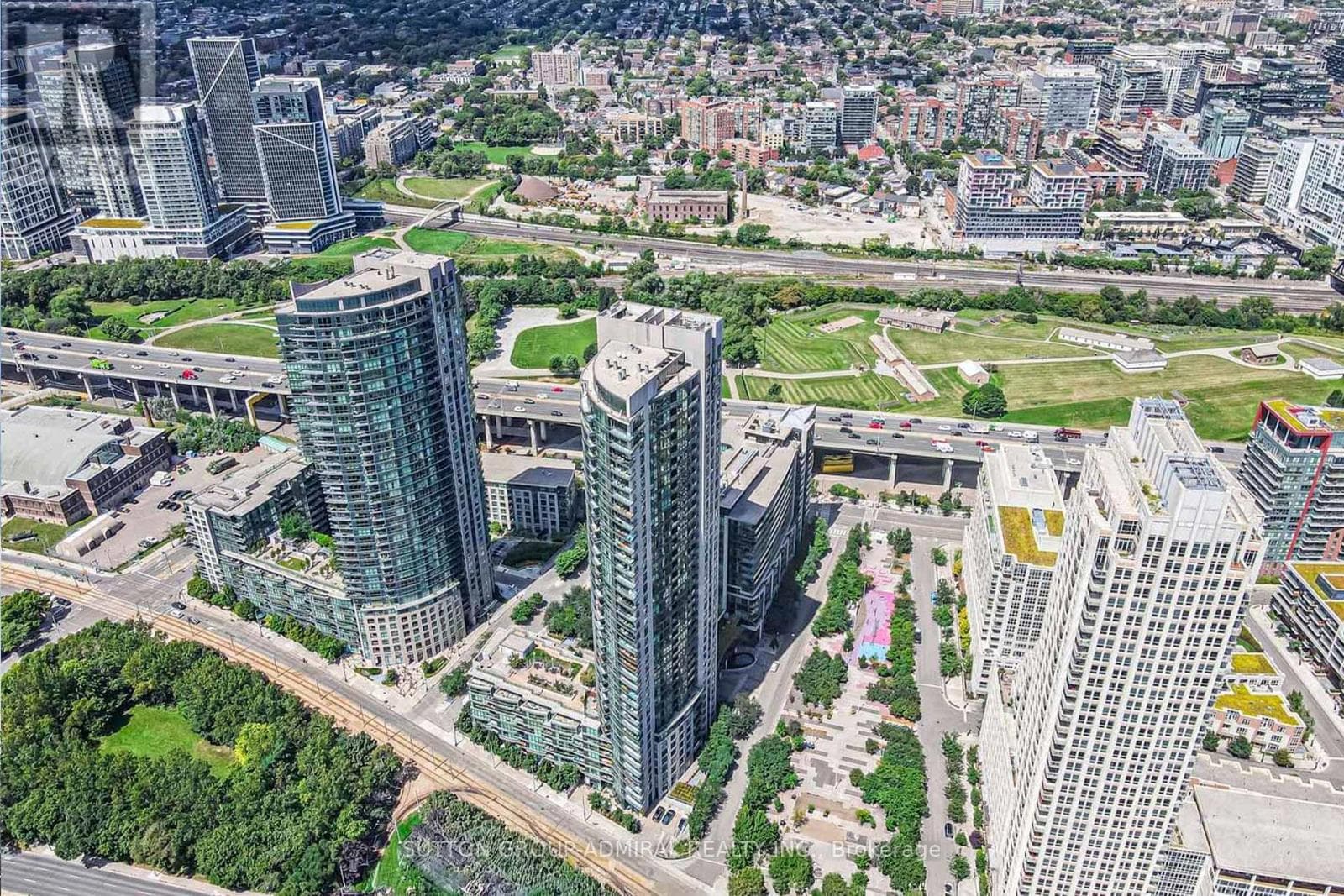 2 bed 1 bath single family at 2601 - 215 FORT YORK BOULEVARD — $599,000