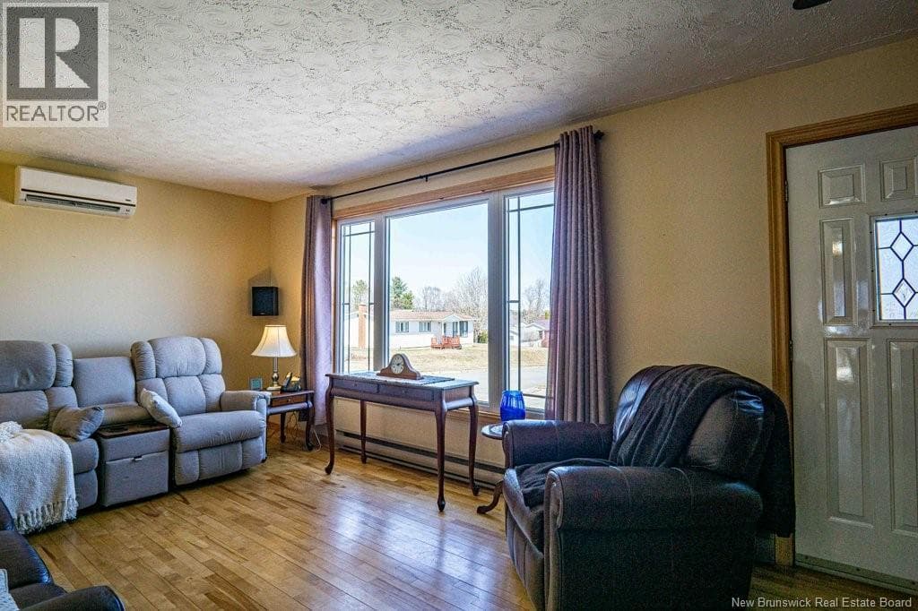 16 Harding Drive photo 4