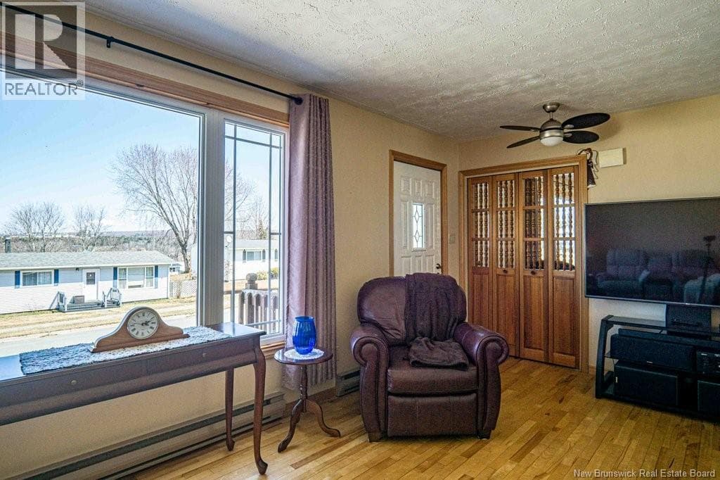 16 Harding Drive photo 5