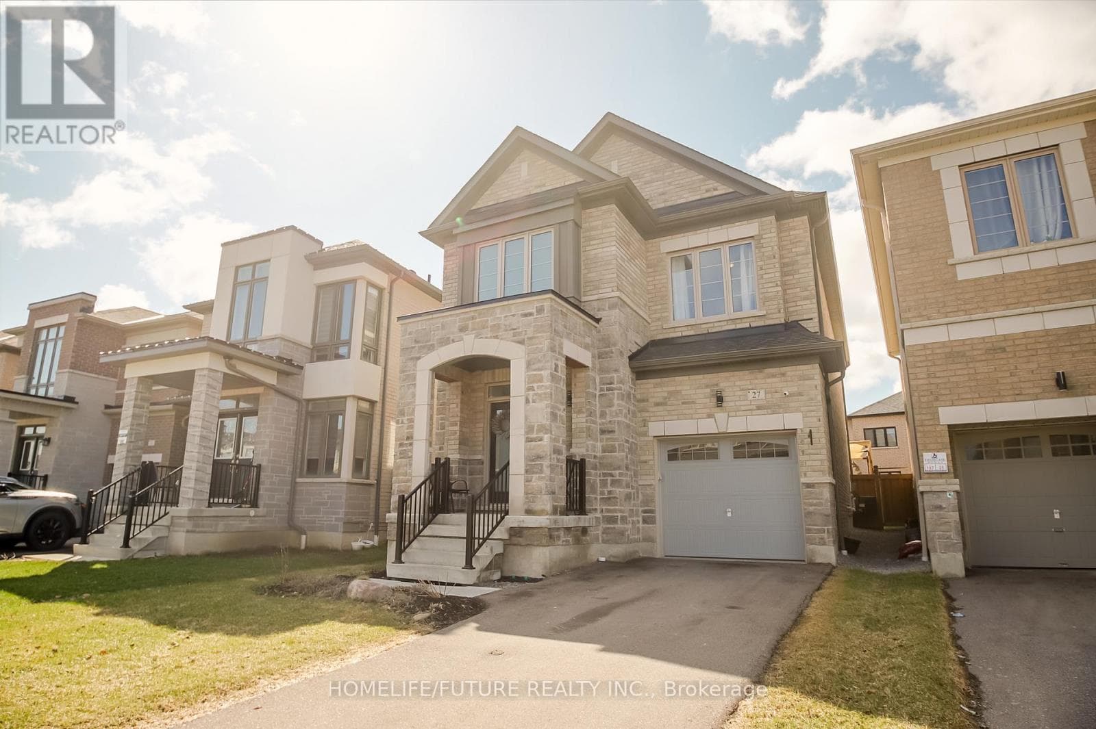 27 OGSTON CRESCENT photo 3