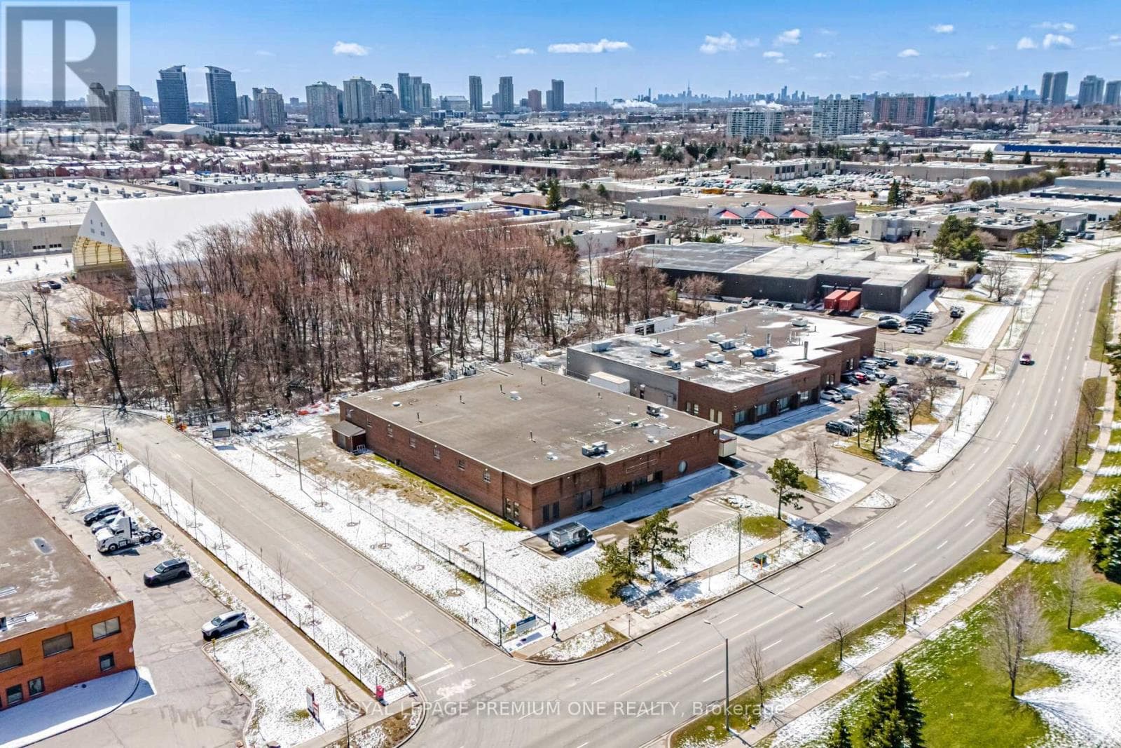 411 NUGGET AVENUE photo 2