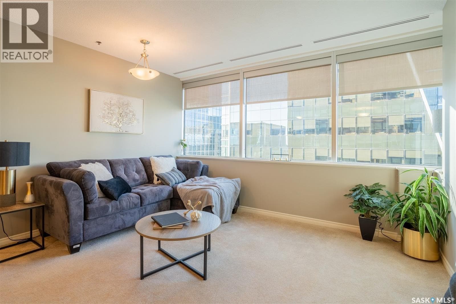 1002 1914 Hamilton STREET photo 2
