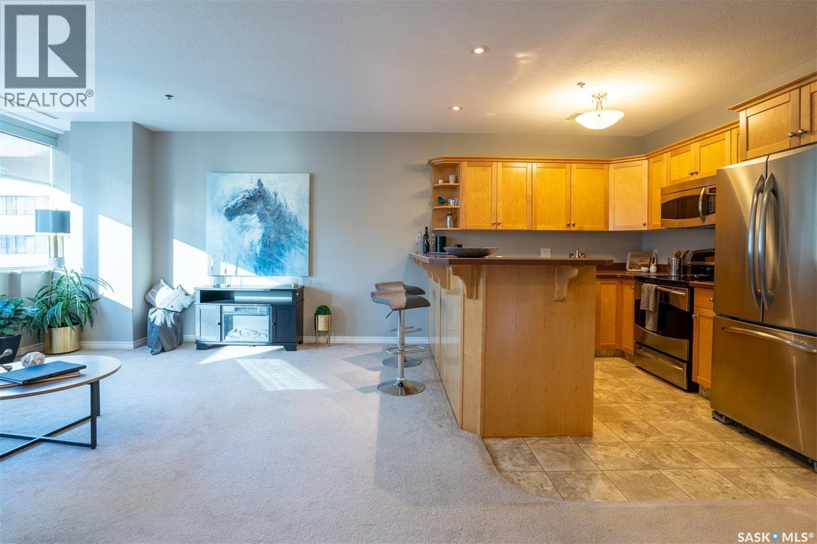1002 1914 Hamilton STREET photo 5