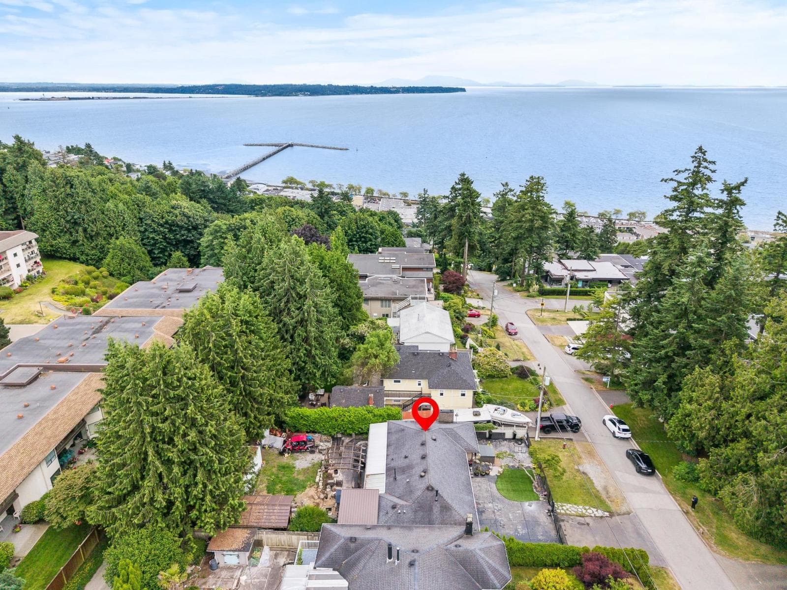 1360 EVERALL STREET photo 2