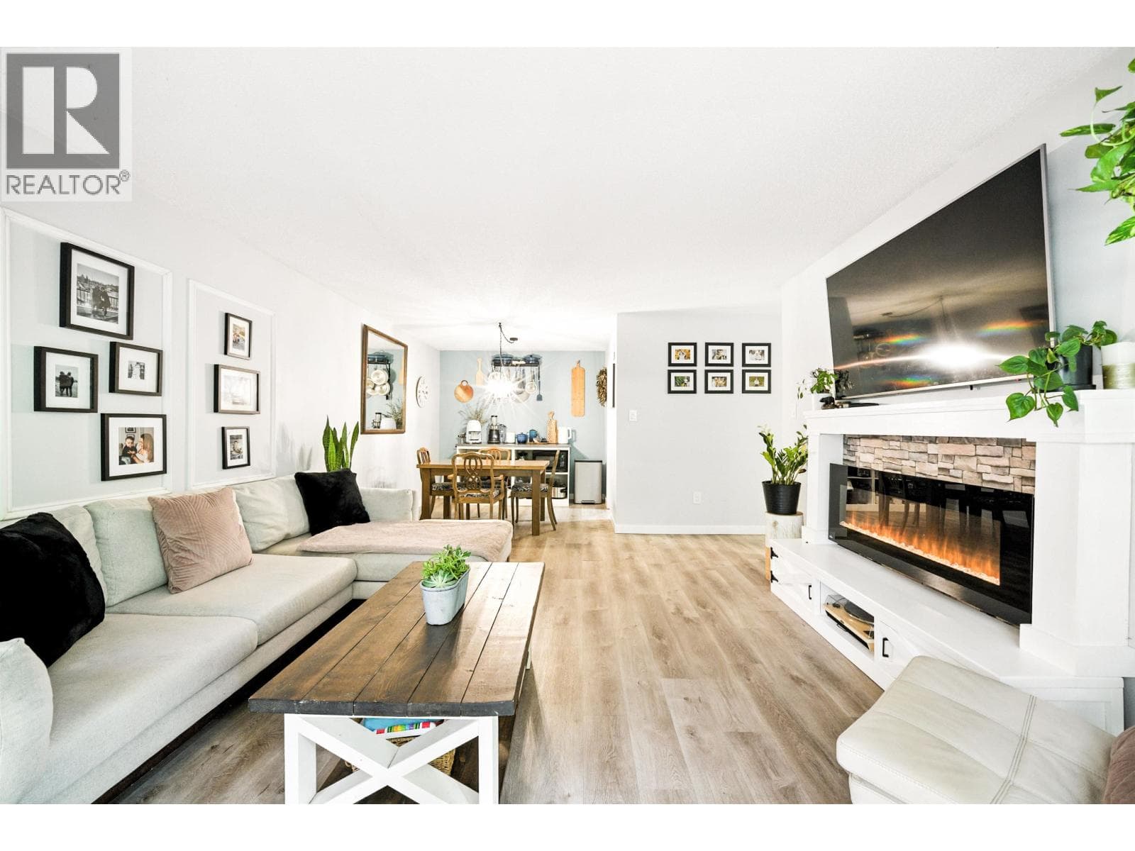 2 bed 1 bath single family at 212 1955 WOODWAY PLACE — $499,800