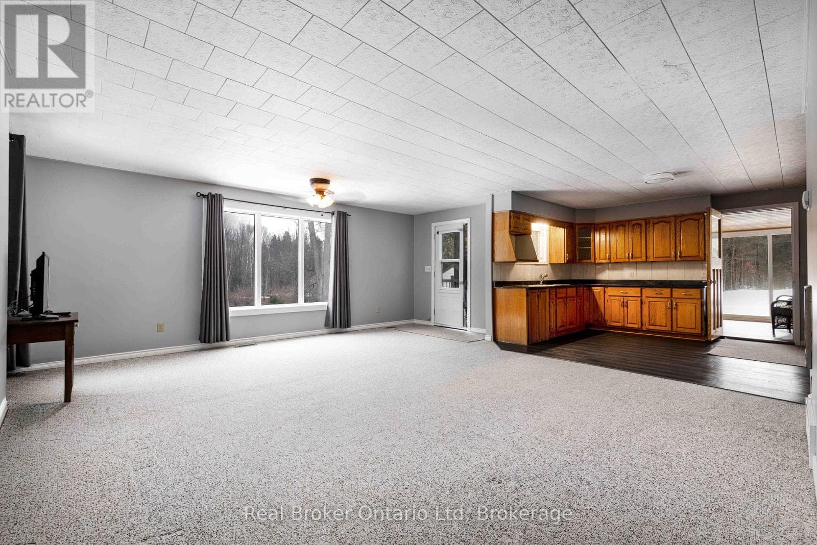 16 TWIN RIVER DRIVE N photo 5