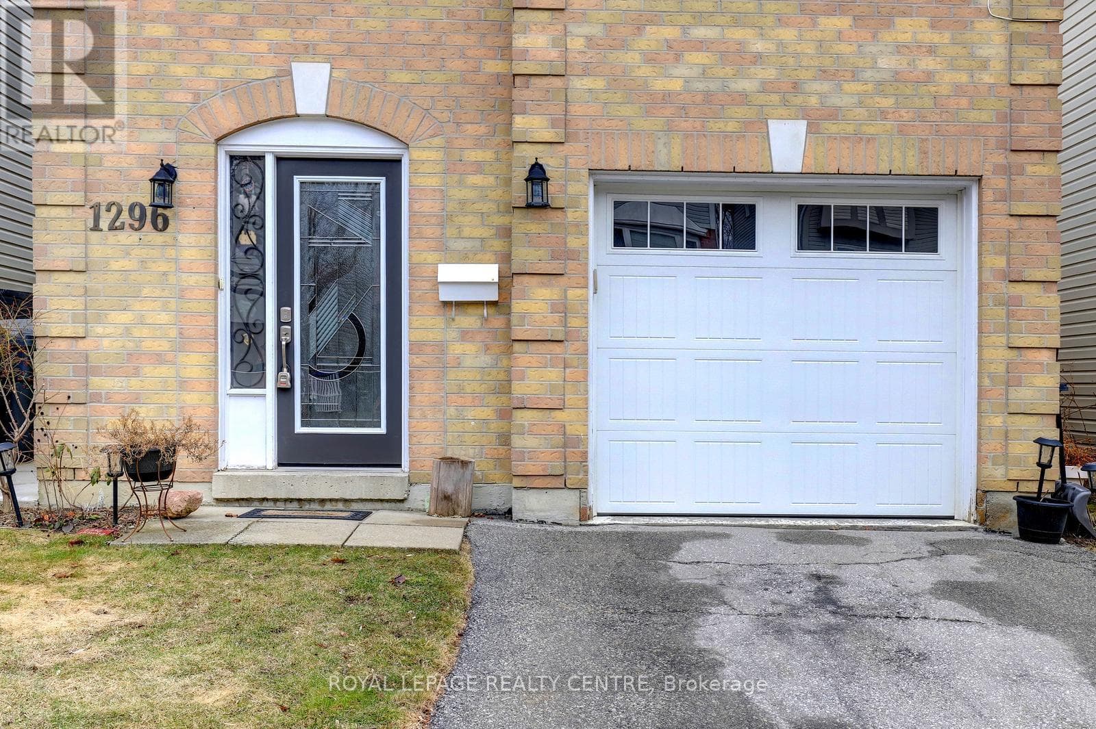 1296 WOODHILL COURT photo 4