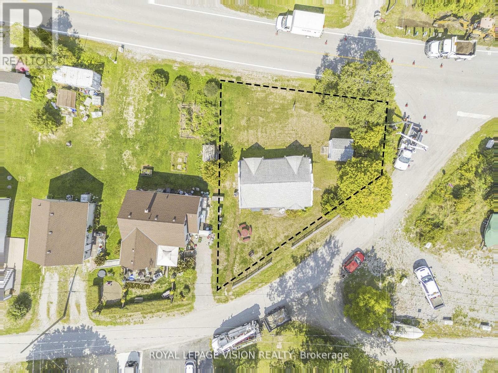 12874 OLD LAKESHORE ROAD photo 4