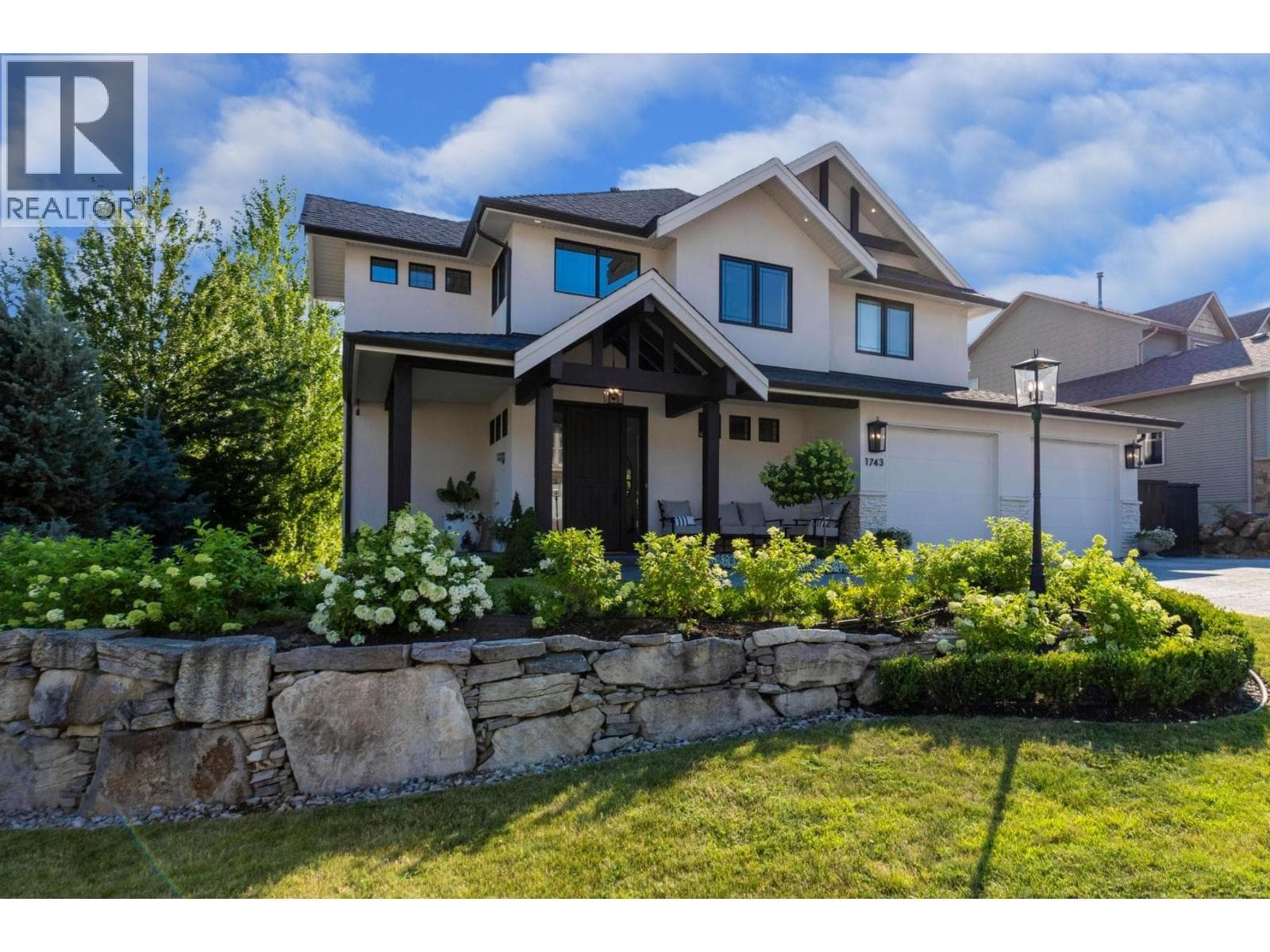 1743 Markham Court photo 2