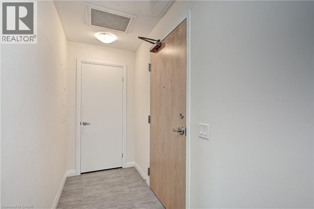 60 CHARLES Street W Unit# 801 photo 4