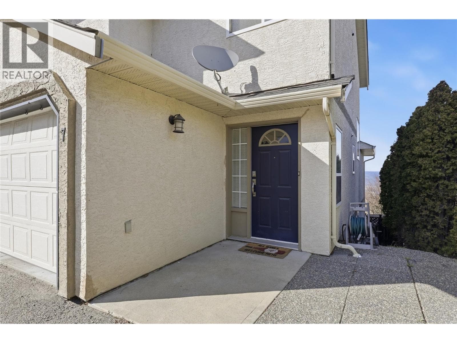 750 Dunrobin Drive Unit# 7 photo 2