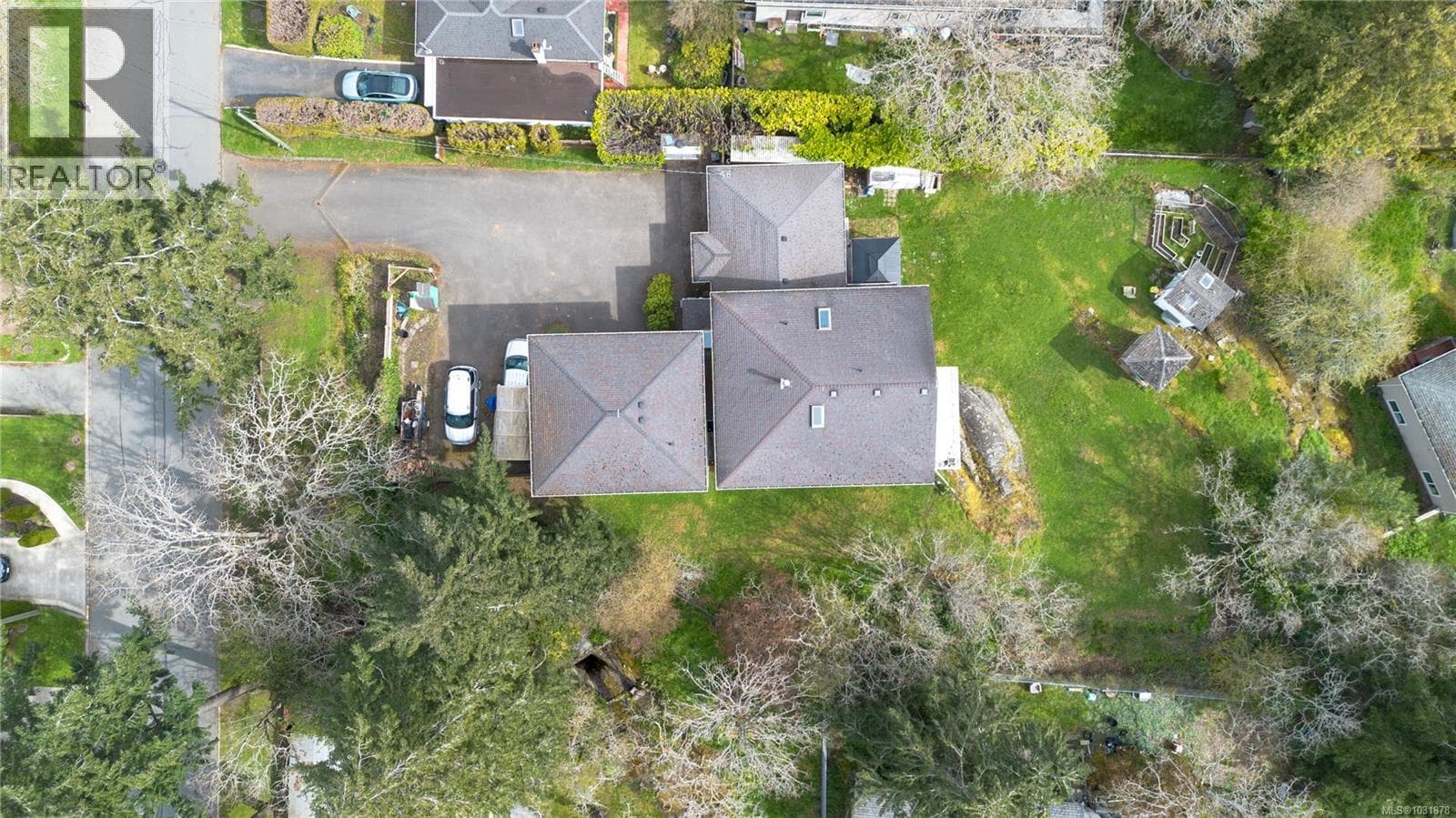 863 Parklands Dr photo 3