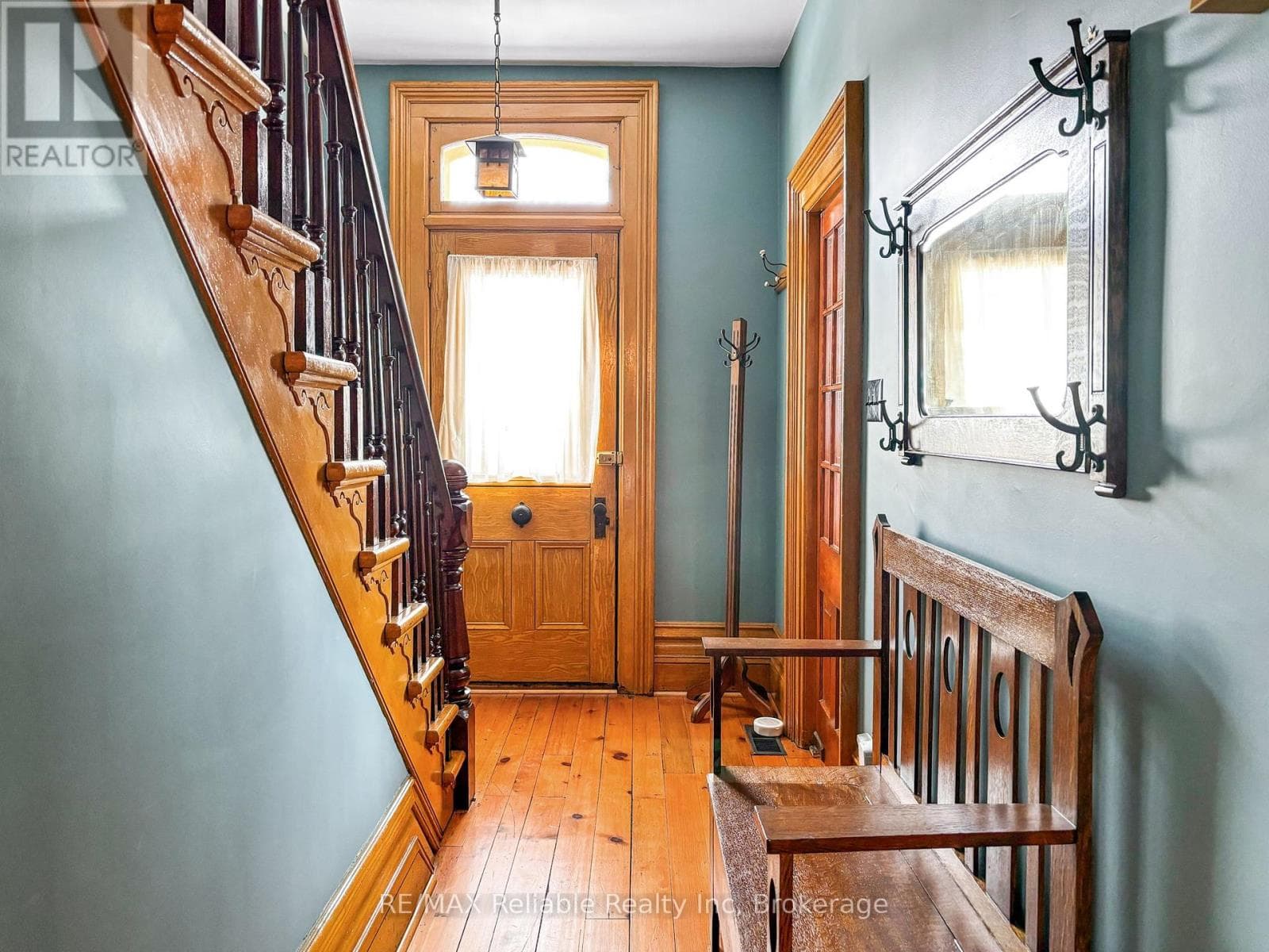 293 DRUMMOND STREET photo 4