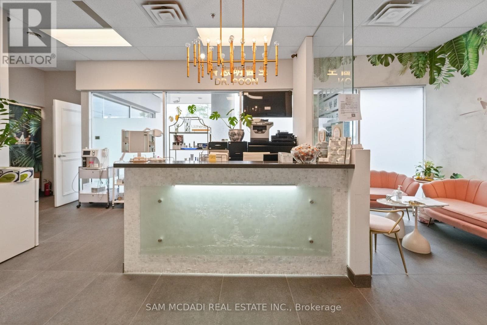 A26 & A27 - 505 HIGHWAY 7 E photo 2