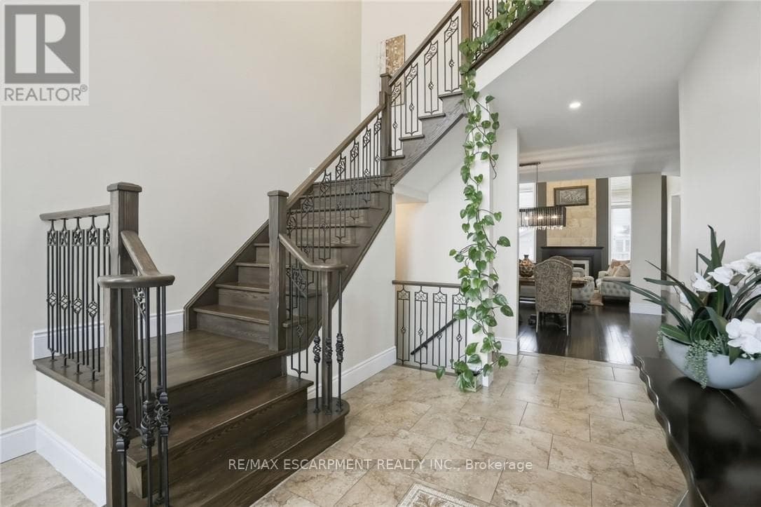 223 ANNABELLE STREET photo 4
