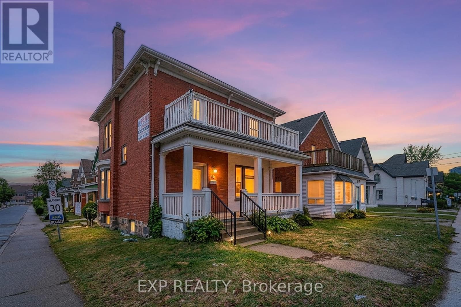 office at 30 REGINA STREET N — $850,000