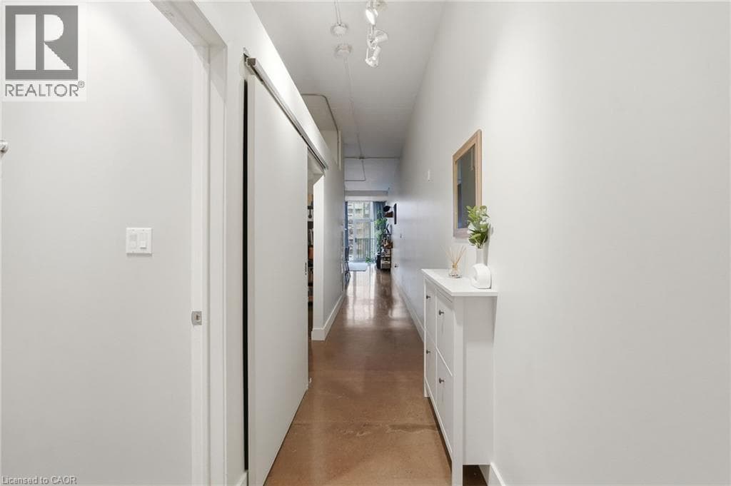 66 BAY Street S Unit# 510 photo 2