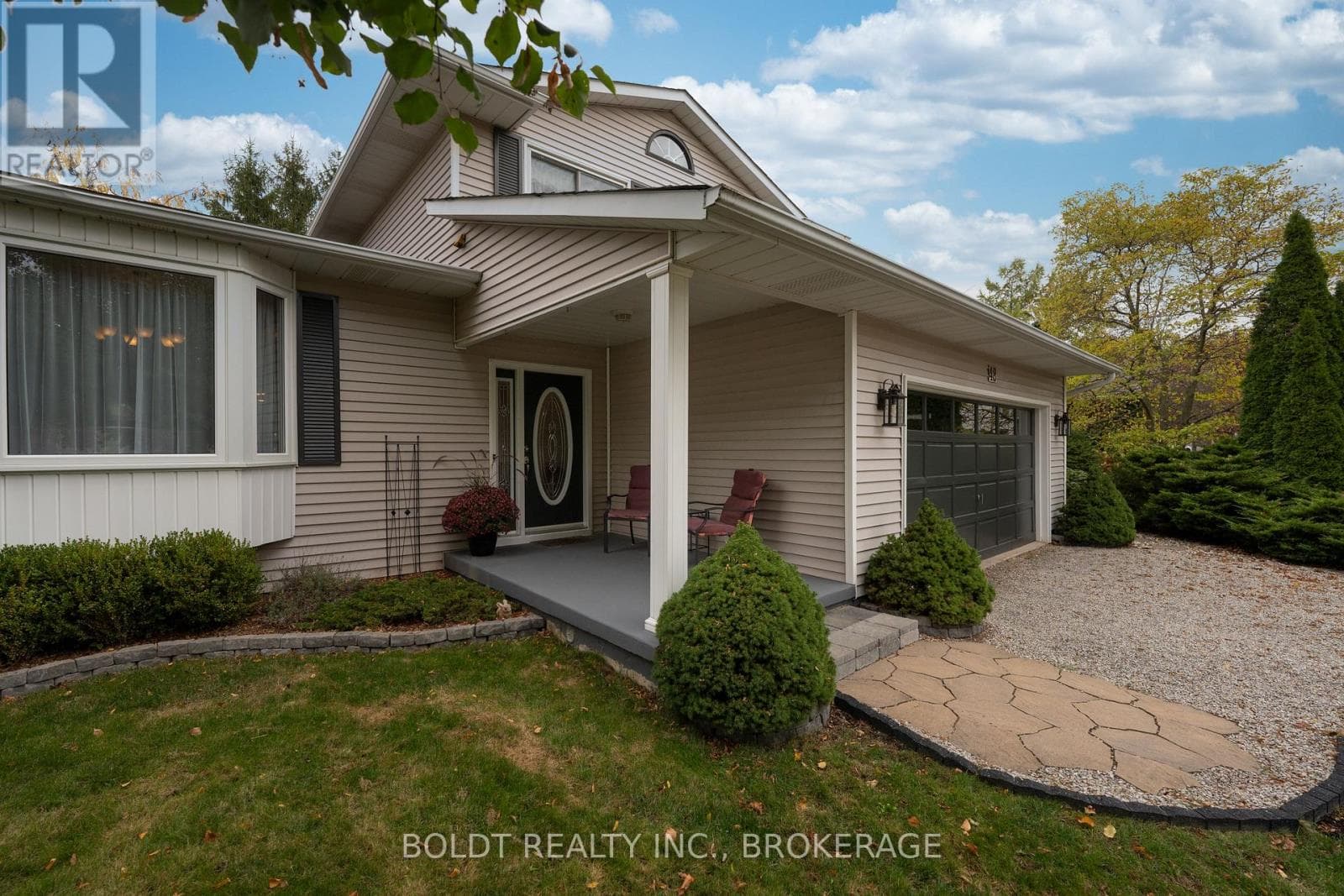 48 HOMESTEAD DRIVE photo 4