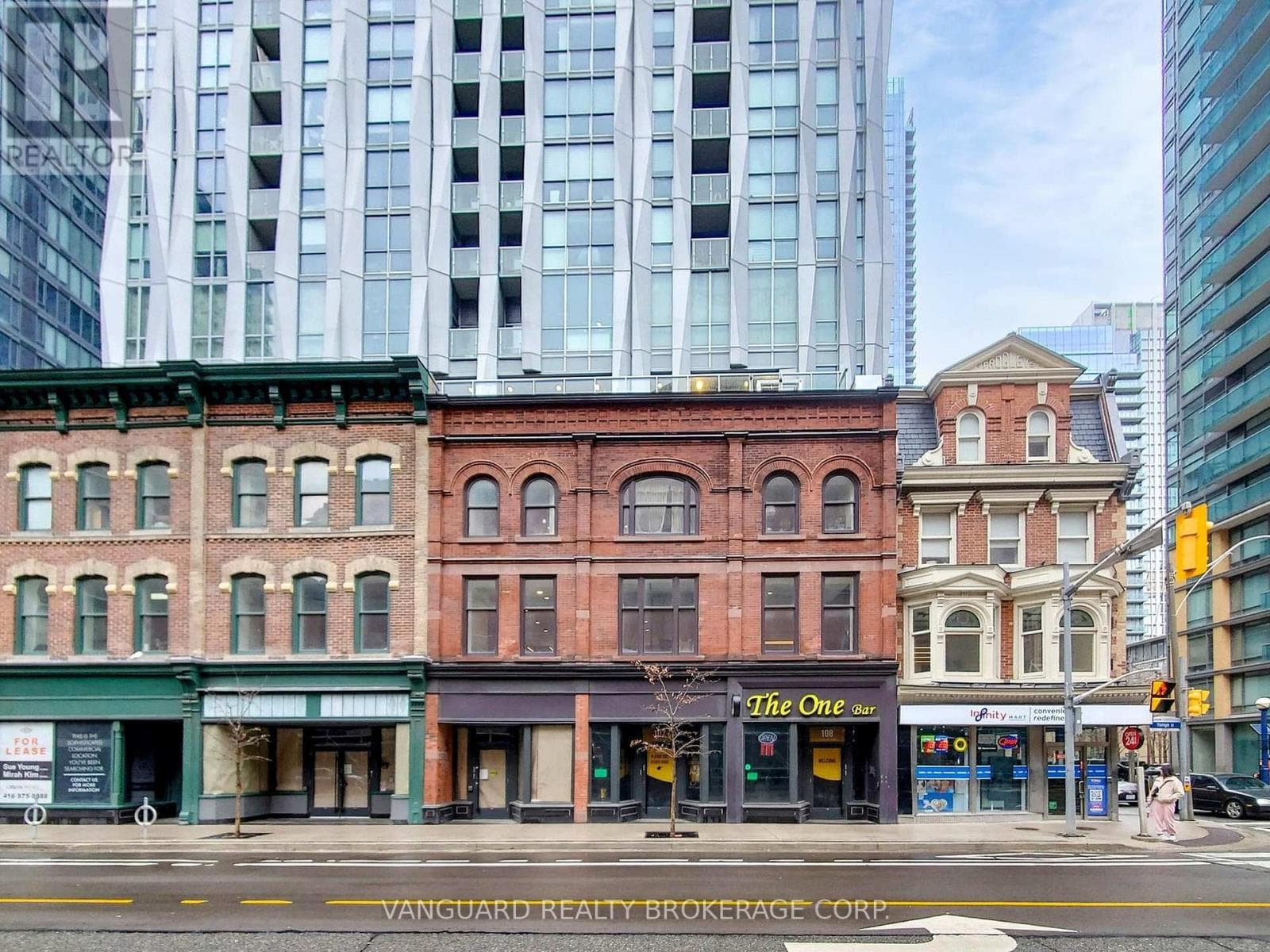 107, 108 & 1010 - 1 YORKVILLE AVENUE photo 3