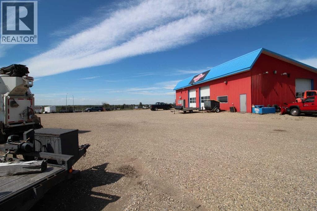 3208 52 Avenue photo 5