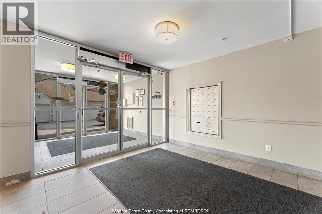 1535 GRAND MARAIS ROAD Unit# 301 photo 2