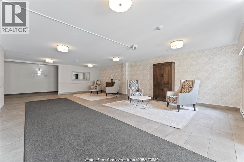 1535 GRAND MARAIS ROAD Unit# 301 photo 3