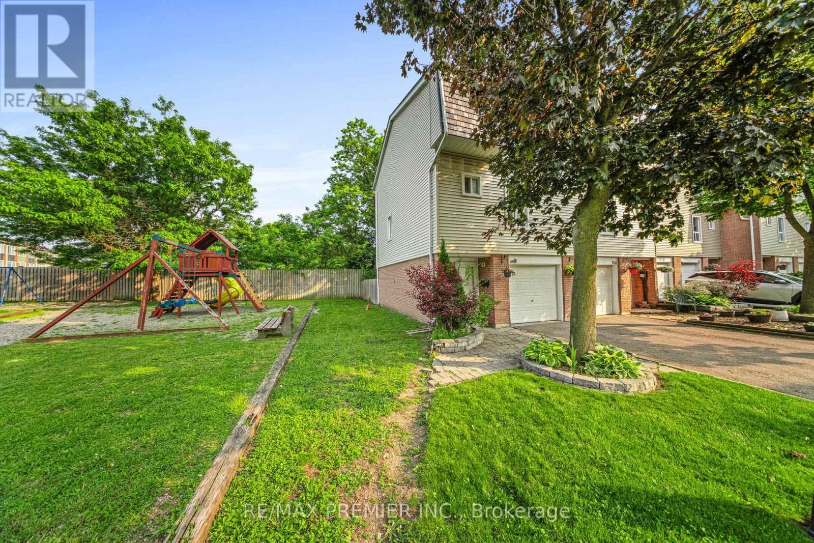 120 ELLERSLIE ROAD photo 2