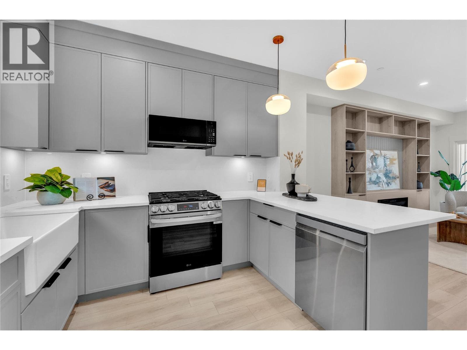 784 ARGYLE Street Unit# 108 photo 3