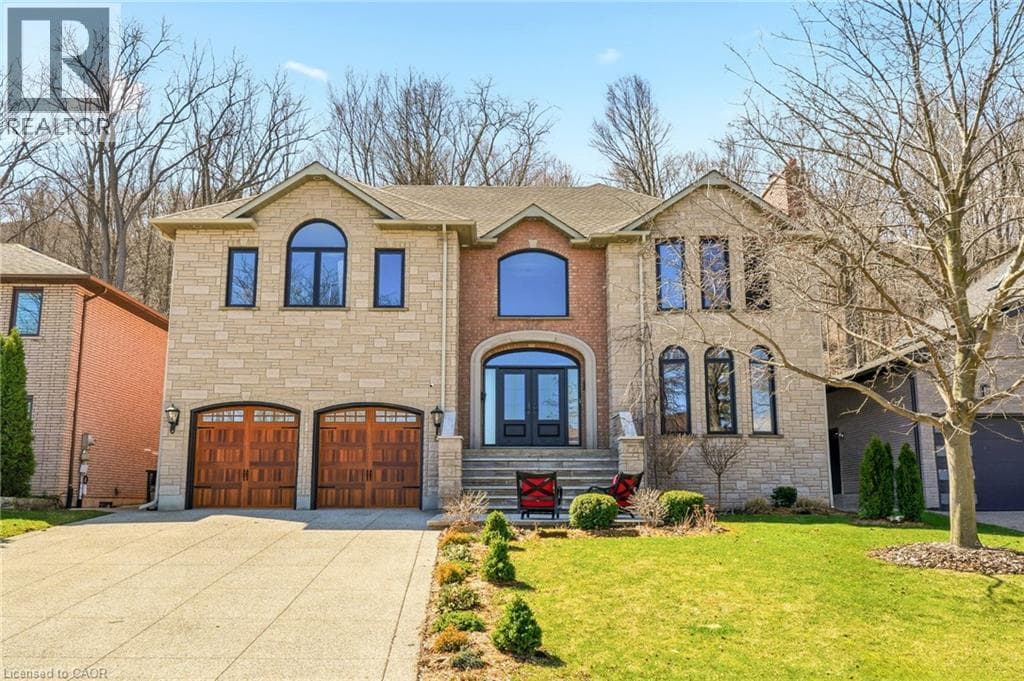 82 MAPLE Drive photo 2