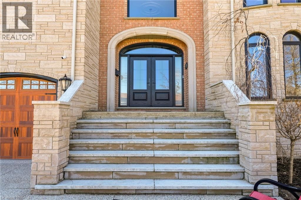 82 MAPLE Drive photo 5