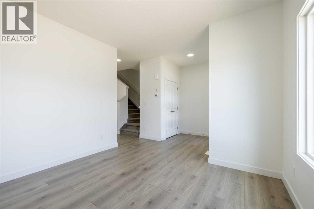 136 Heartland Street photo 3