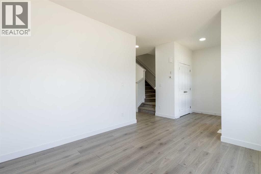 136 Heartland Street photo 4