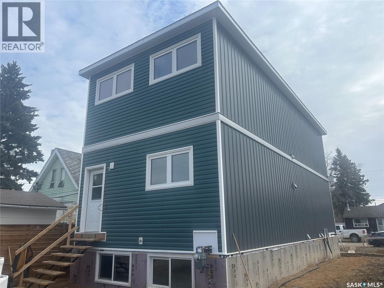 1314 CONNAUGHT AVENUE photo 2