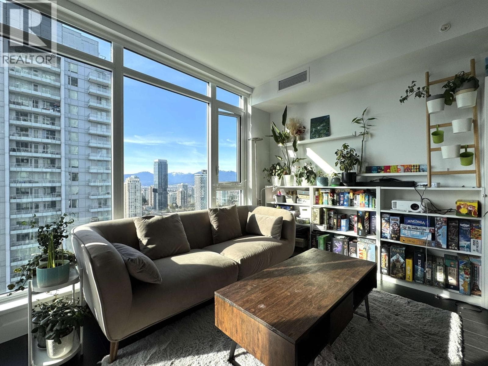 2508 4458 BERESFORD STREET photo 4