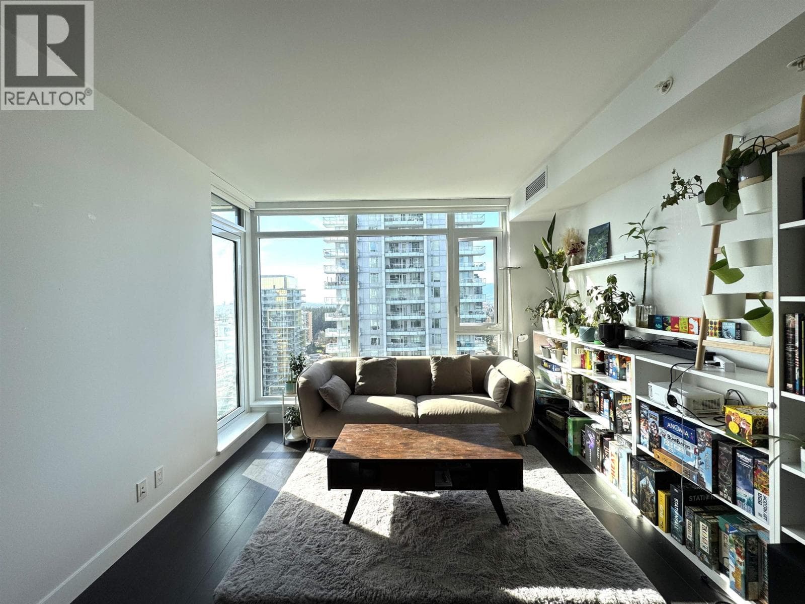 2508 4458 BERESFORD STREET photo 3