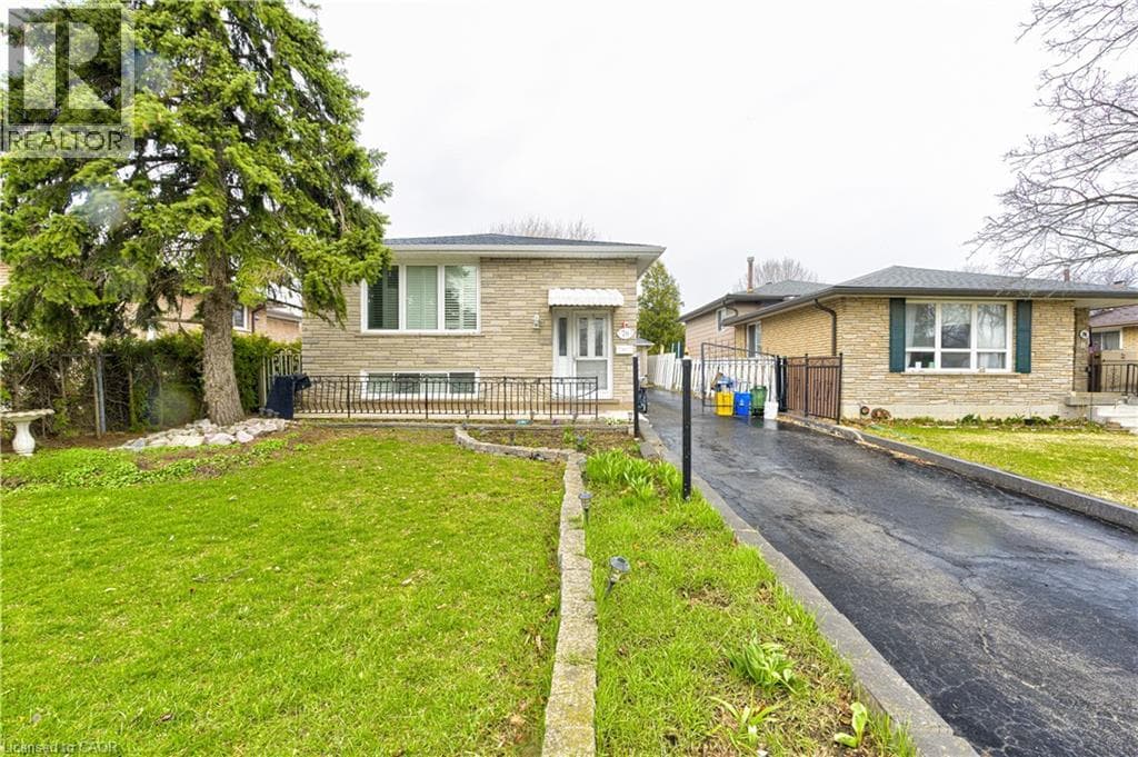 78 MARKSON Crescent photo 2