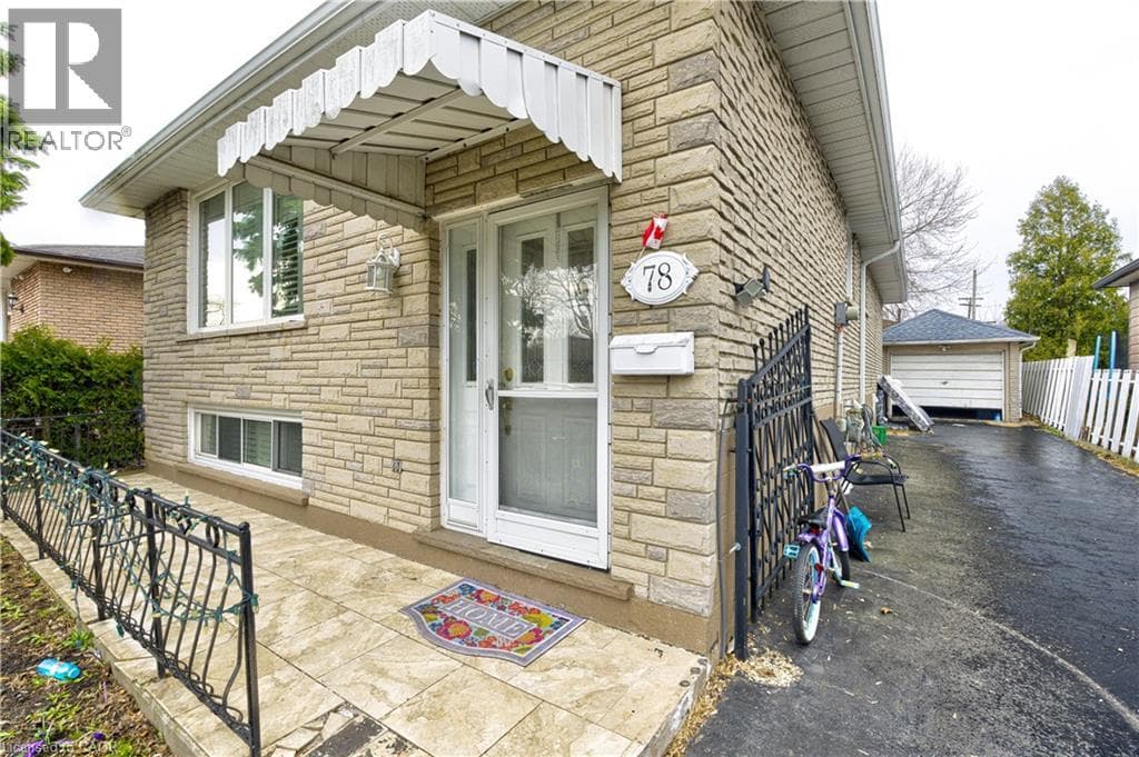 78 MARKSON Crescent photo 4