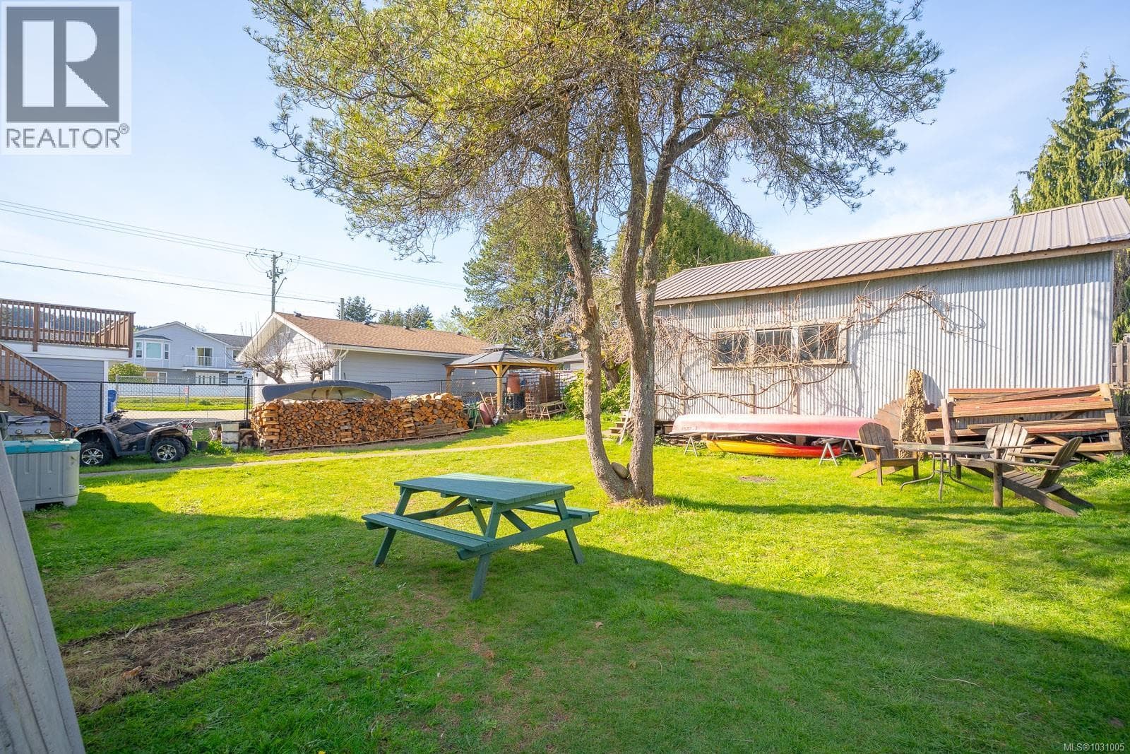 464 Renfrew St photo 4