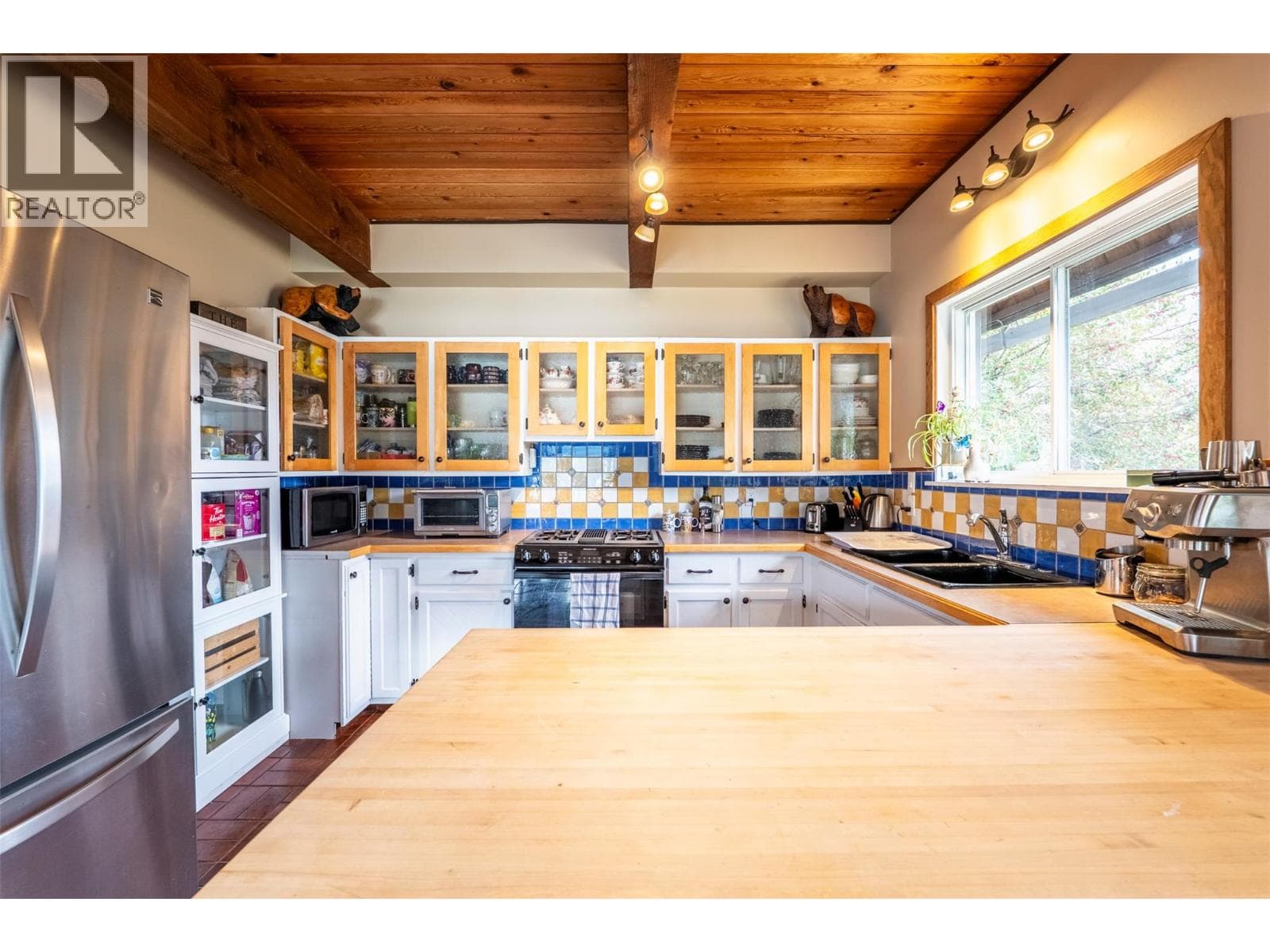 3169 Bainbridge Road photo 5