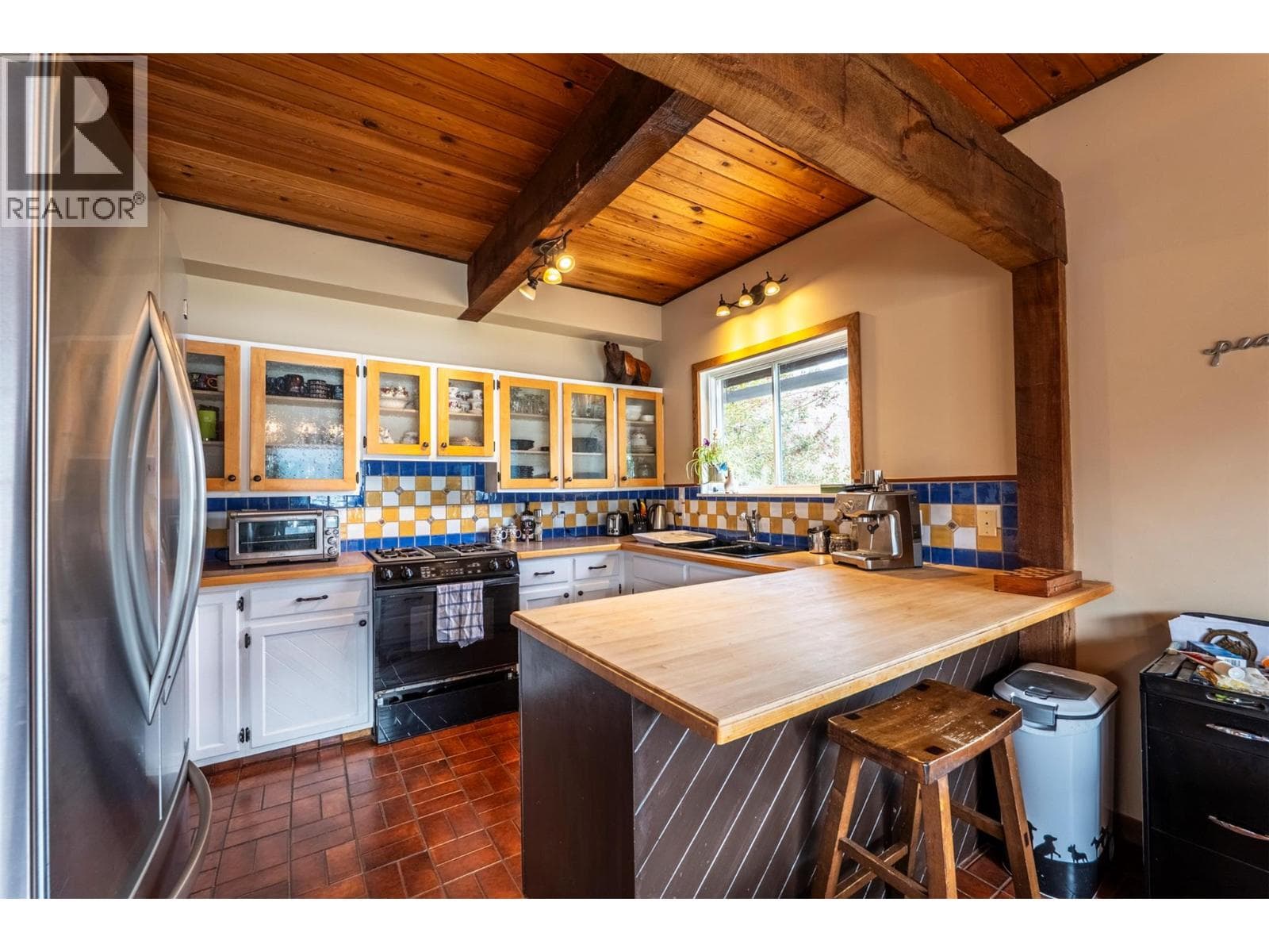 3169 Bainbridge Road photo 4