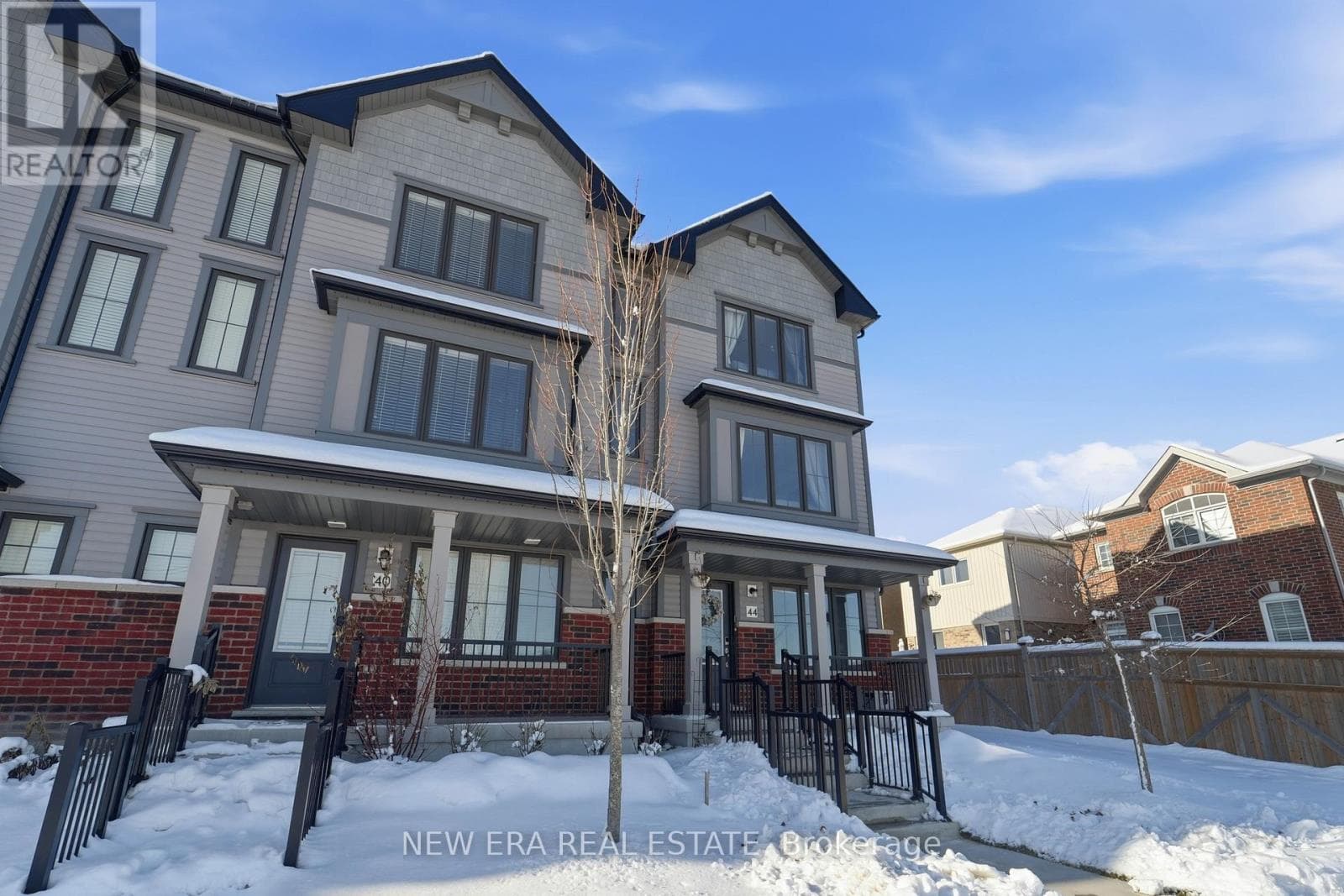 44 JEROME WAY photo 3