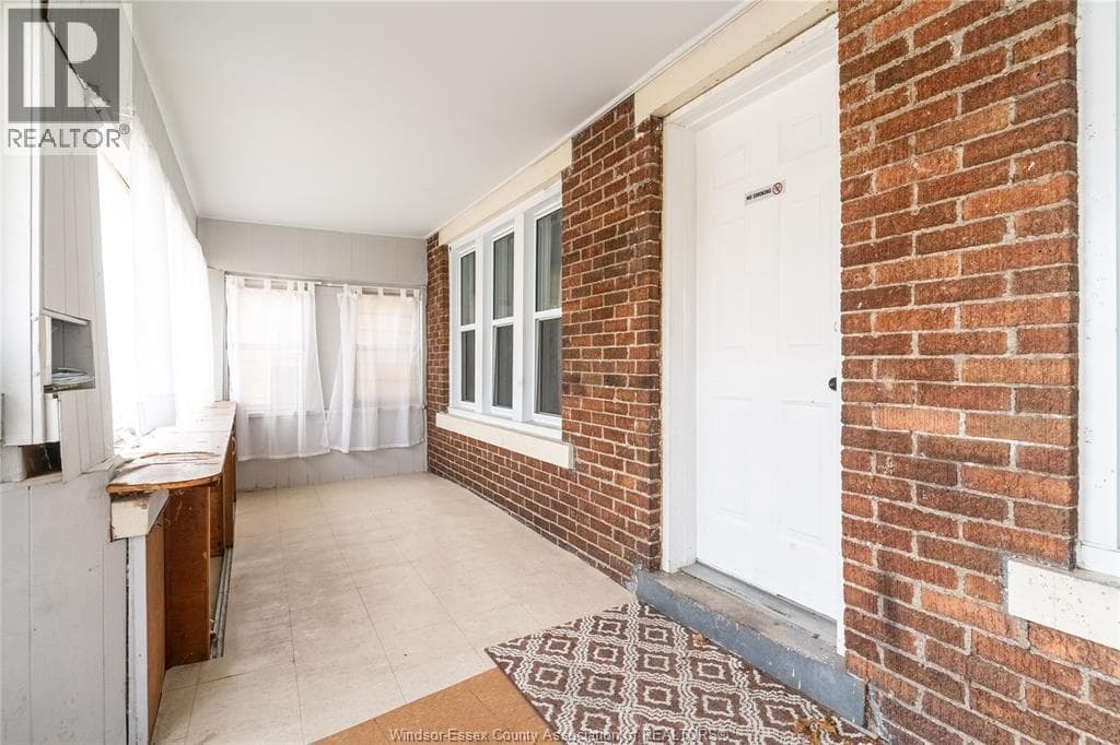 357 Josephine AVENUE photo 2